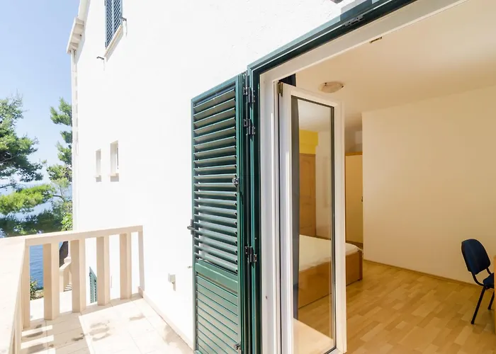 Plavac Mali-3 By Interhome