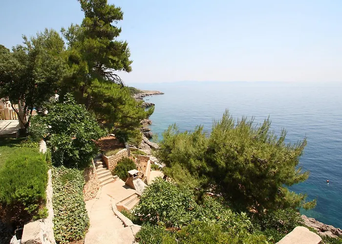 Plavac Mali-3 By Interhome