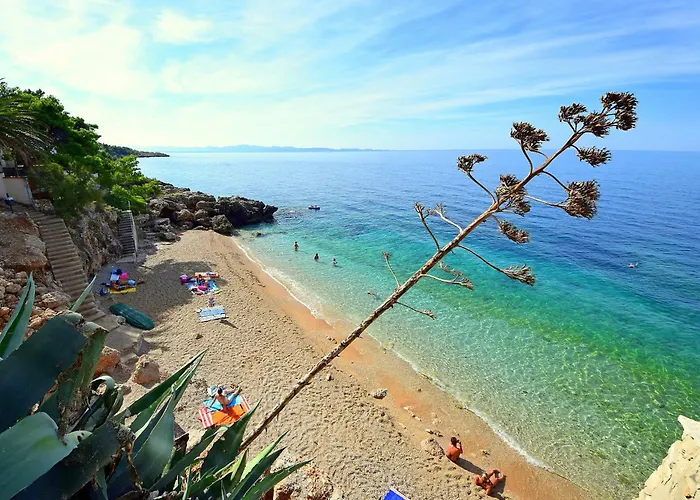 Plavac Mali-3 By Interhome