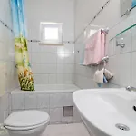 Apartman Plavac Mali-3 By Interhome *