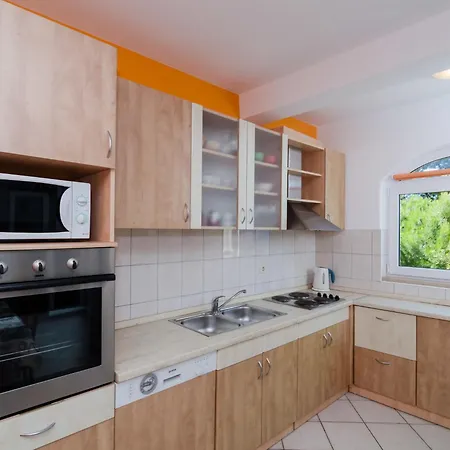 Plavac Mali-3 By Interhome Potomje