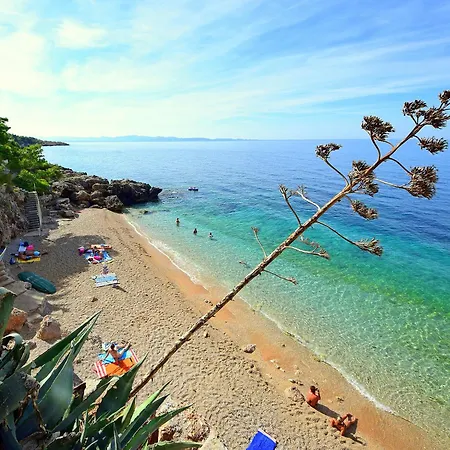 Plavac Mali-3 By Interhome