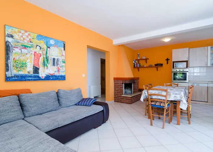 Apartman Plavac Mali-3 By Interhome *